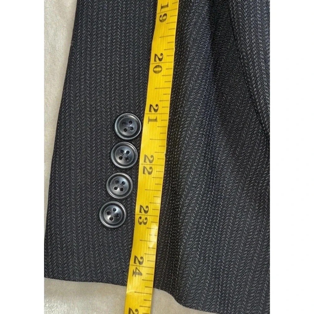 Armani Collezioni Saks Blazer Men's 40R Charcoal Herringbone Wool Italy‎ *hole